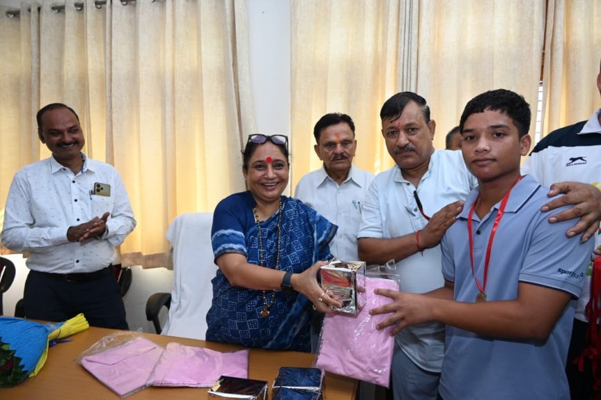 कोटद्वार के 32 बॉक्सिंग चैंपियंस का विधायक ऋतु खण्डूडी भूषण ने सम्मानित किया
