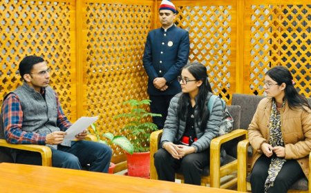 पिता की मृत्यु उपरान्त पढाई पर आया संकट; डीएम तक आया मामला, चित्रा कालरा को प्रतिष्ठित संस्थान में स्नातक बी-कॉम आनर्स में दिलाया आज ही दाखिला;