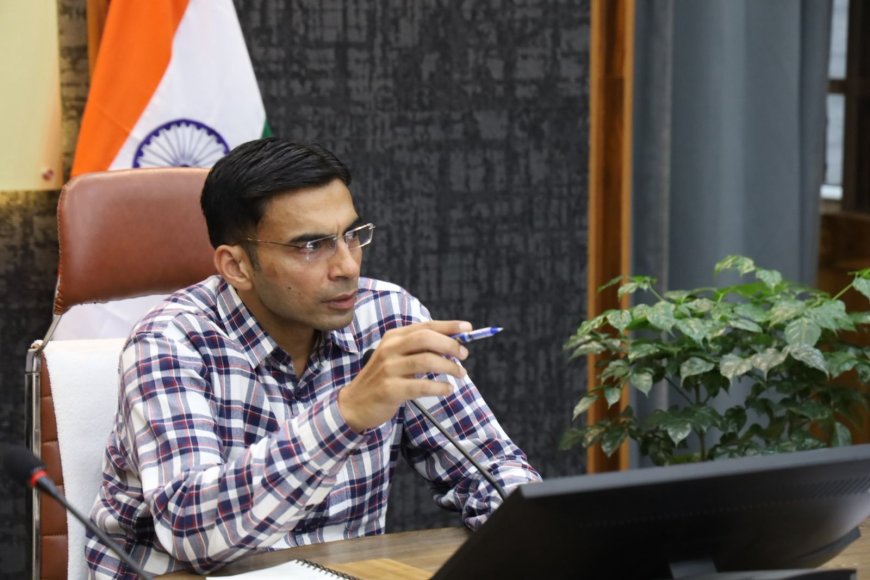 पीएम कार्यक्रम की तैयारी युद्ध स्तर पर: डीएम सविन बंसल ने अपनी कोर टीम संग बैठक कर दिए दिशा -निर्देश