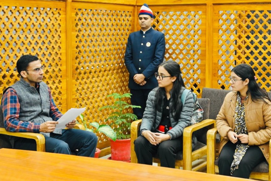 पिता की मृत्यु उपरान्त पढाई पर आया संकट; डीएम तक आया मामला, चित्रा कालरा को प्रतिष्ठित संस्थान में स्नातक बी-कॉम आनर्स में दिलाया आज ही दाखिला;