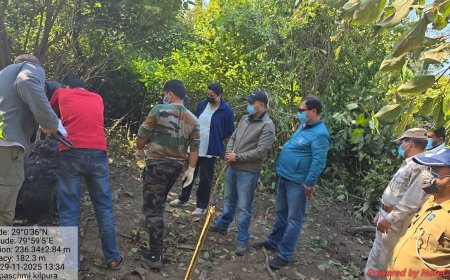 खटीमा: जंगल में फिर हाथी का शव मिलने से हड़कंप, 20 दिन में दूसरी मौत! रेंजर और एसडीओ के अलग अलग बयानबाज़ी में विरोधाभास बढ़ा संदेह।