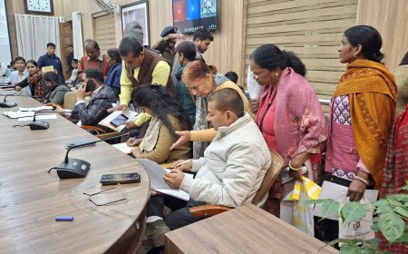 *जनता दर्शन में उमड़ा जनसैलावः 130 फरियादियों ने रखी समस्याओं के समाधान की उम्मीद*