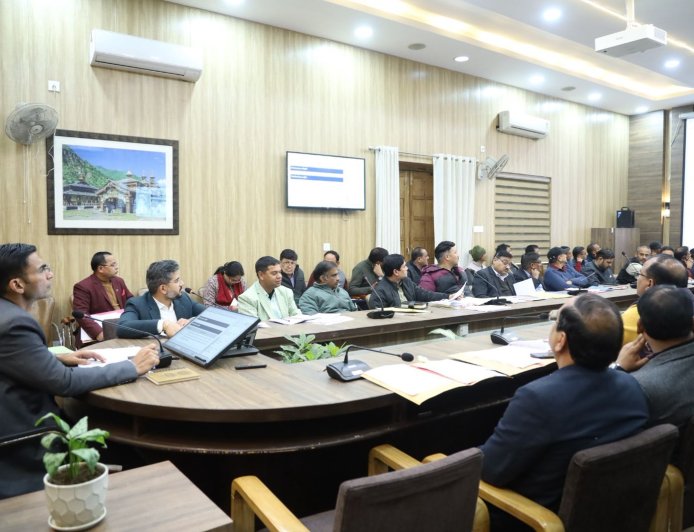 मुख्यमंत्री घोषणाओं की समीक्षाः डीएम सविन बंसल ने विभागों को दिए समयबद्ध कार्रवाई के निर्देश