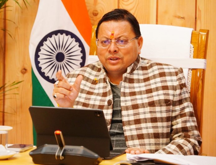 दिव्यांग व कमजोर वर्ग तक अधिकारी खुद पहुँचें, घर-घर समाधान सुनिश्चित करें : सीएम धामी