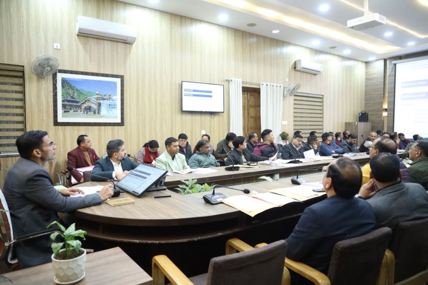 मुख्यमंत्री घोषणाओं की समीक्षाः डीएम सविन बंसल ने विभागों को दिए समयबद्ध कार्रवाई के निर्देश