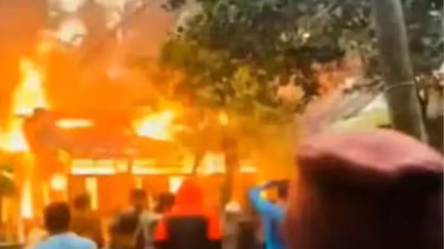 Bangladesh: बांग्लादेश में हिंदुओं के खिलाफ ईशनिंदा के इकहत्तर मामले और घरों को आग लगाने की घटनाओं से दहशत