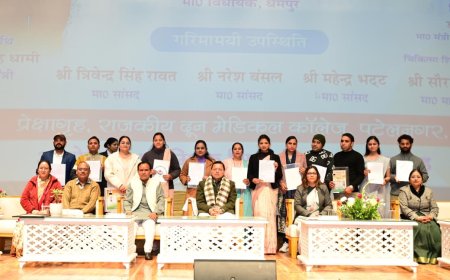 मुख्यमंत्री धामी ने 1035 सहायक अध्यापकों को प्रदान किए नियुक्ति पत्र