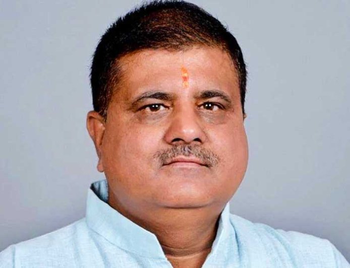 Uttarakhand: भाजपा ने अनुशासन को प्रोत्साहन देने के लिए महेंद्र भट्ट का सख्त कदम