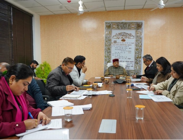 पंचायत भूमि के कब्ज़ों को चिह्नित कर तुरंत हटायें: महाराज