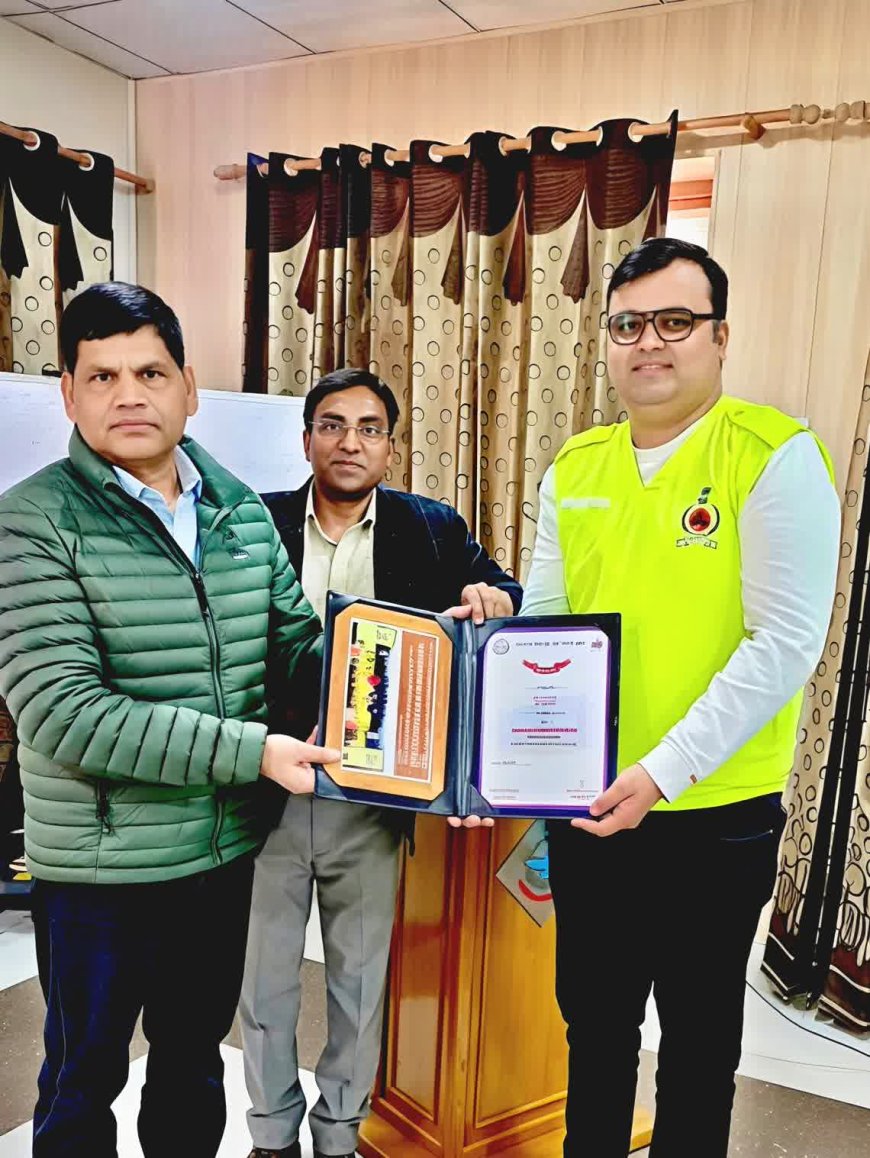 उदीत पांडे को उत्कृष्ट प्रशिक्षु का प्रमाण पत्र प्रदान देहरादून।