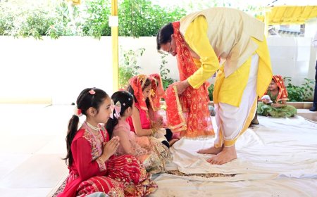 Uttarakhand: राम नवमी के पावन अवसर पर मुख्यमंत्री ने कन्याओं को भोजन कराकर लिया आशीर्वाद