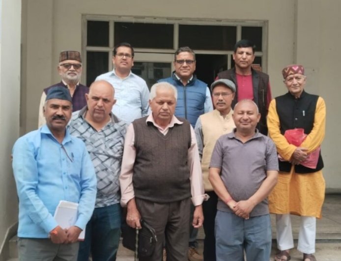 गंगा सलाण यमकेश्वर विकास समिति की बैठक: नीलकंठ पार्किंग और स्वास्थ्य सेवाओं के लिए उठी आवाज