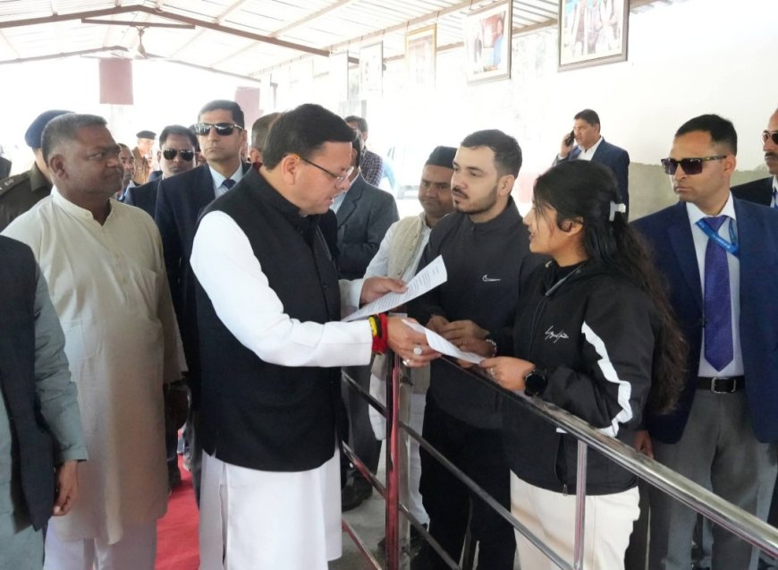  राज्य आंदोलनकारियों के आश्रितों अभ्यर्थियों ने मुख्यमंत्री धामी को ज्ञापन सौंप कर लगाई गुहार , 55 पदों का परिणाम रोके जाने पर शासन से हस्तक्षेप की मांग।