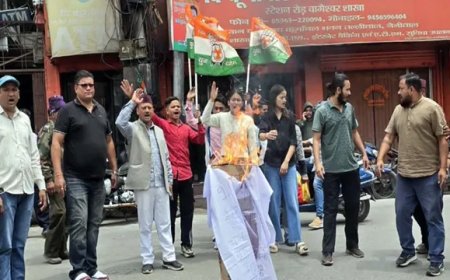 Uttarakhand: चंपावत में दरिंदगी के खिलाफ आम जनता का प्रतिरोध, सरकार का पुतला जलाया