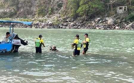 ऋषिकेश में गंगा नदी के रैपिड में युवक के डूबने की घटना, SDRF का सर्च ऑपरेशन जारी