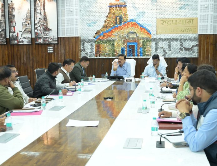 श्री केदारनाथ यात्रा की व्यवस्थाओं की समीक्षा: आयुक्त गढ़वाल एवं आईजी गढ़वाल का सख्त मार्गदर्शन