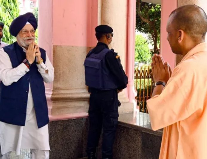 उत्तर प्रदेश: गोरखपुर को मिला इंटरनेशनल क्रिकेट स्टेडियम, हरदीप सिंह पुरी ने योगी आदित्यनाथ की सराहना की