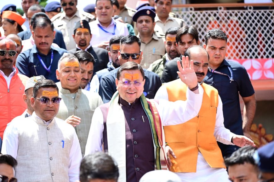 उत्तराखंड: मुख्यमंत्री पुष्कर सिंह धामी ने डोल आश्रम में 1100 कन्याओं का पूजन किया