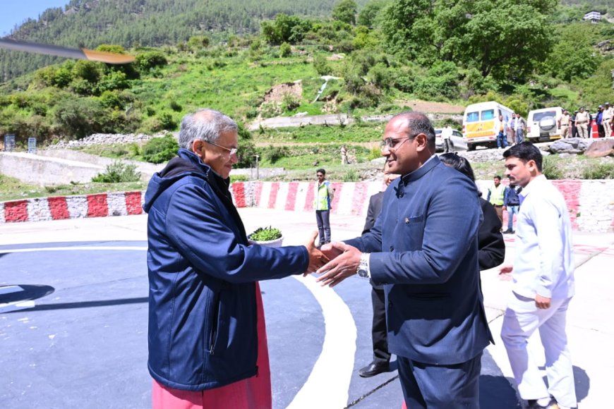 उत्तराखंड: मुख्य निर्वाचन आयुक्त ज्ञानेश कुमार का हर्षिल में सीमांत पोलिंग बूथों का निरीक्षण