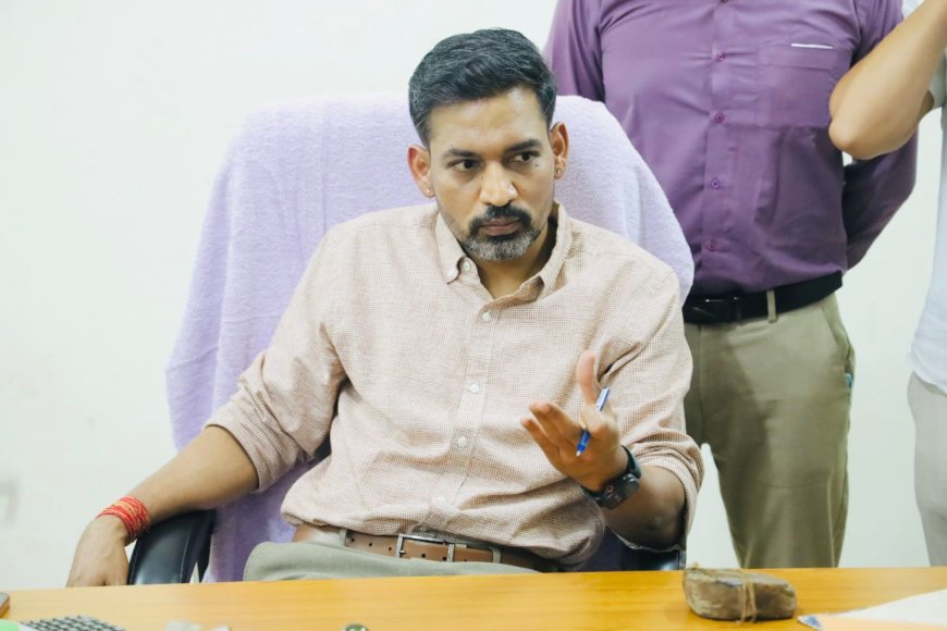 डीएम डॉ. आशीष चौहान का पहला कदम: जन समस्याओं का त्वरित समाधान और ऑनलाइन शिकायत प्रणाली