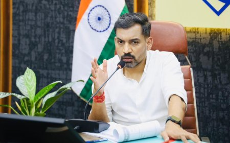 सीएम घोषणाओं के प्रभावी कार्यान्वयन में लापरवाही को नहीं बर्दाश्त करेंगे, डीएम ने दिए सख्त निर्देश