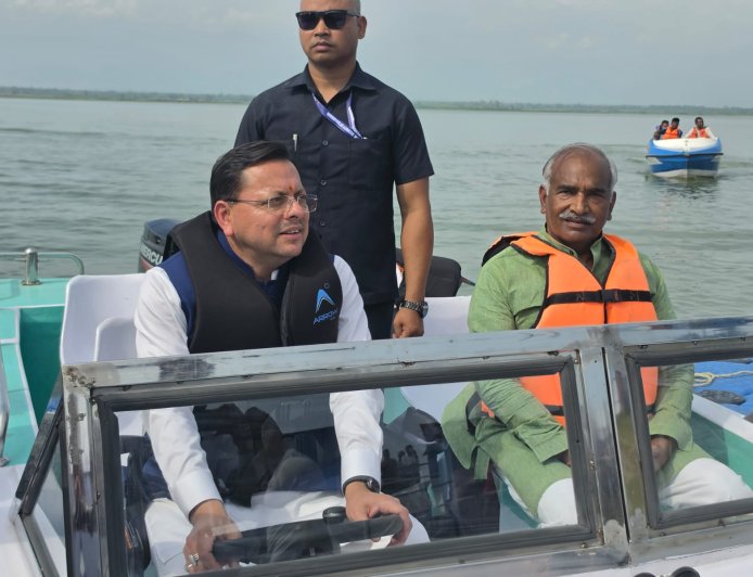 मुख्यमंत्री पुष्कर धामी ने गदरपुर में अंतर्राष्ट्रीय क्याकिंग एवं कैनोइंग प्रतियोगिता की तैयारियों का लिया जायजा