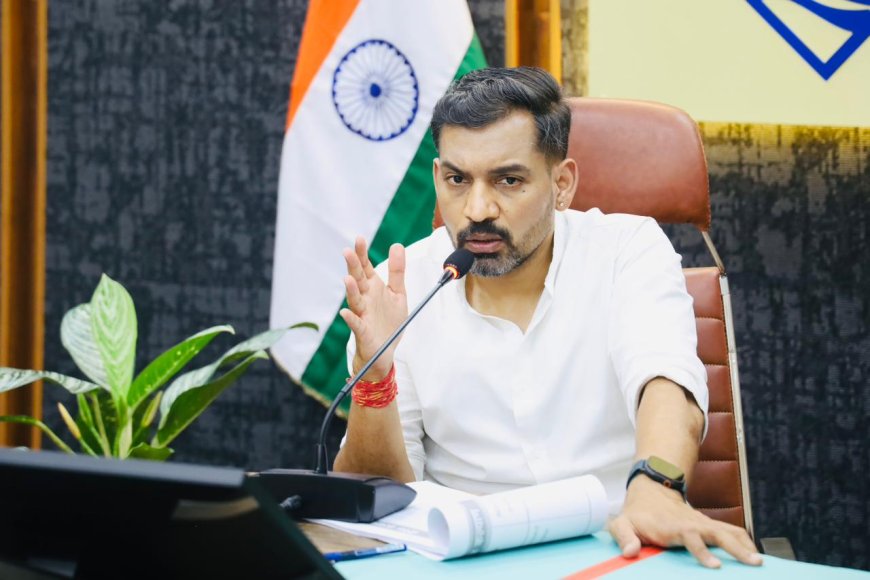 सीएम घोषणाओं के प्रभावी कार्यान्वयन में लापरवाही को नहीं बर्दाश्त करेंगे, डीएम ने दिए सख्त निर्देश