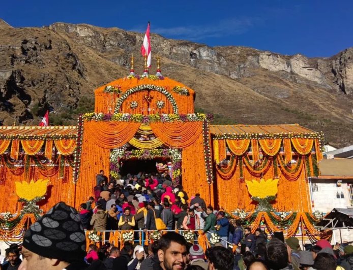 Uttarakhand: बदरीनाथ धाम में चढ़ावे की हेराफेरी के आरोप, विशेष जांच समिति गठित