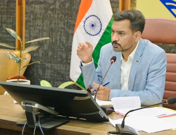 दुर्लभ बीमारियों के उपचार में जिला प्रशासन की पहल, राइफल क्लब फंड से मिलेगी सहायता