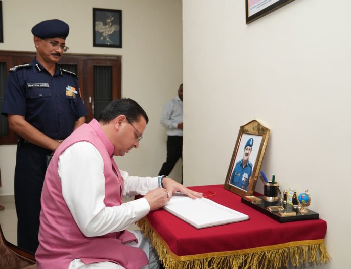 Uttarakhand: मुख्यमंत्री पुष्कर सिंह धामी ने एनडीआरएफ बटालियन का निरीक्षण किया, जवानों की वीरता की सराहना की
